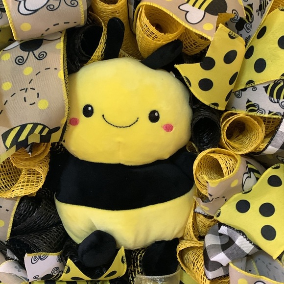 NWT Bumblebee Spring Wreath Handmade - Picture 3 of 6